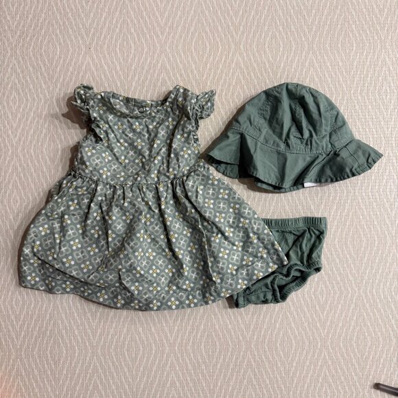 Carter's Bundle 0-3 Months - Picture 2 of 3